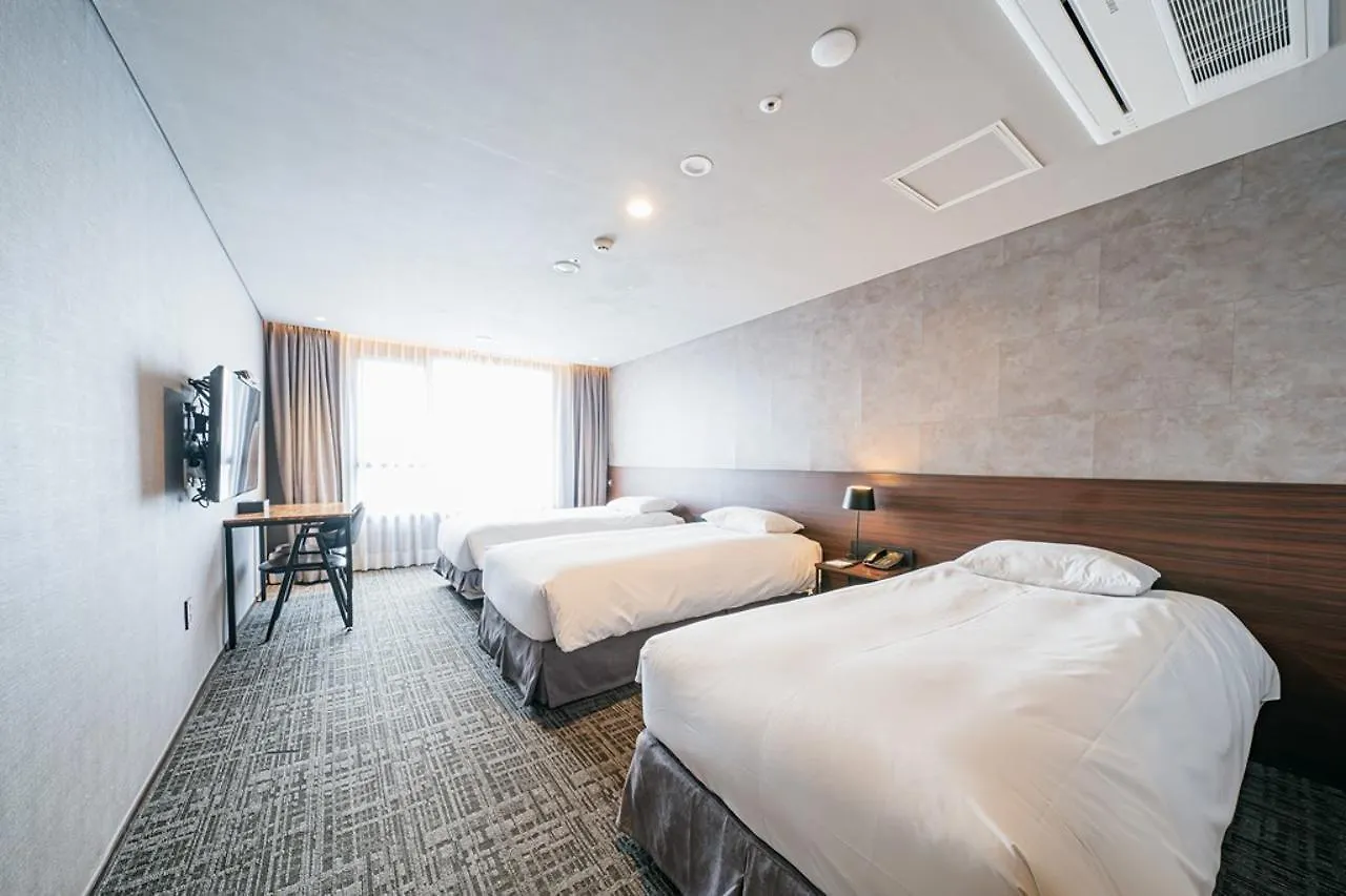 With City Hotel Jeju